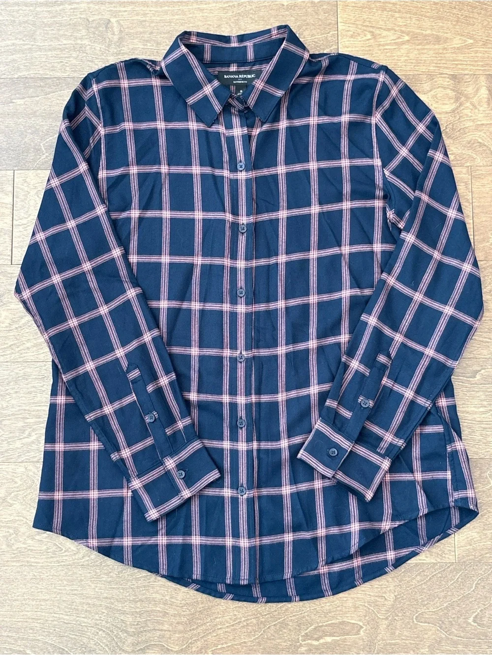 Banana Republic Women’s Boyfriend Fit Navy & Pink Plaid Button-Down Shirt, S